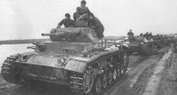 Военная техника - Колонна трофейных немецких танков и САУ.