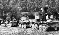 Военная техника - Колонна танков Pz.38(t) 7-й танковой дивизии на привале. Франция, июнь 1940 года