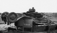 Военная техника - Разбитая советская техника в излучине Дона. Август 1942 года.