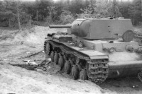 Военная техника - Советский танк КВ-1, брошенный в районе Брянска
