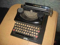 Предметы быта - Пишущая машинка.