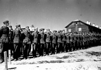 Южа - Немецкие, итальянские, румынские солдаты – военнопленные лагеря №165 в строю на поверке
