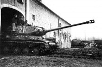 Калининградская область - Танки ИС-2 на исходных позициях перед атакой. Восточная Пруссия, 1945
