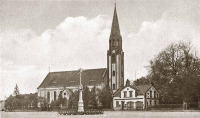 Калининградская область - Kaukehmen, Kirche und davor Feuerwehrgeraetehaus.