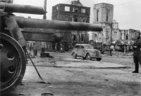 Калининград - Пушка в городе Кёнигсберг. 1945 год.