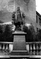Калининград - Памятник Альбрехту возле башни 