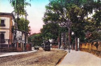 Калининград - Кёнигсберг. Трамвай на Хуфен аллее (ныне проспект Мира) возле главного входа в зоопарк и кондитерской и кафе «Аменде» (слева). Фото 1913 года.