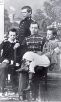 Калининград - Великие князья Владимир Александрович (стоит), Александр Александрович (второй справа) и другие.
