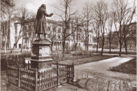 Калининград - Koenigsberg. Paradeplatz. Kant-Denkmal.