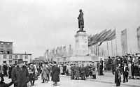 Калининград - Калининград. Площадь Победы. Празднование 1 мая 1956 года.