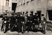 Калининград - Калининград. Работники ГАИ перед выездом на патрулирование.