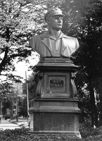 Калининград - Калининград. Памятник Эрнсту Тельману.