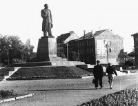 Калининград - Калининград. Памятник Сталину в сквере на улице Театральной.