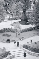 Черняховск - Памятник генералу Советской Армии Черняховскому И.Д.на площади в г. Черняховск
