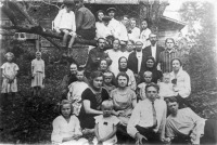 Дмитров - В саду у фабрики Поповниных д.Бирлово 1929г.