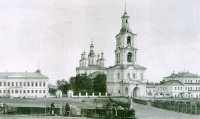 Киров - Южная часть Кафедральной площади перед Свято-Троицким кафедральным собором