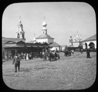 Кострома - Кострома церкви за торговыми рядами.
