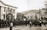 Геленджик - Первомайская демонстрация у Геленджикского Горкома Партии, 1961