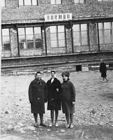 Дудинка - У магазина 