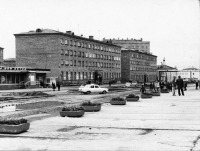 Дудинка - Улица Островского. Гастроном 