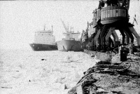 Дудинка - Причал Дудинского речного порта.